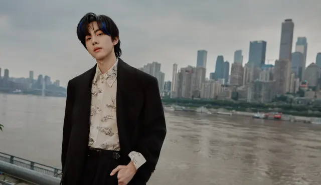 Jiang Xiao Shuai | Yungang's Dangerous Game