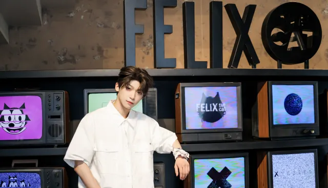 Ling Jiushi: Lake's Edge Possession