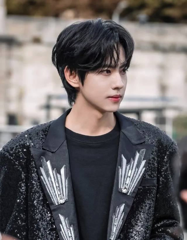 Jiang Xiao Shuai | The Crimson Claim