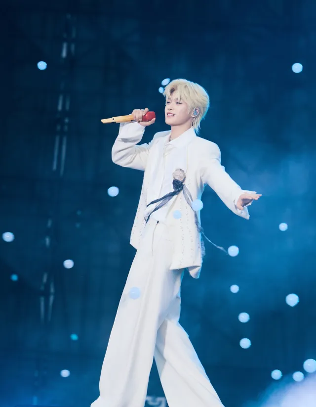 Zi Yu: London's Cursed Moon