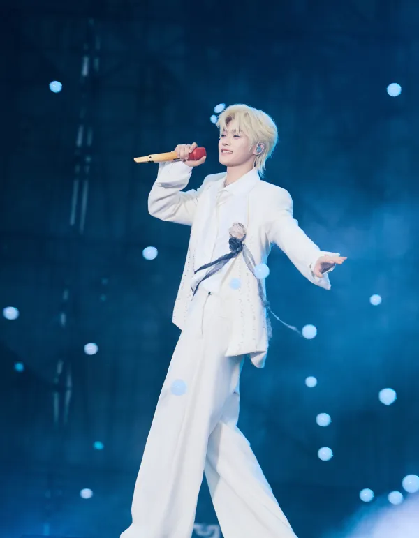 Zi Yu: London's Cursed Moon