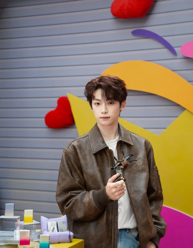 Wusuowei: The Possessive Frontman