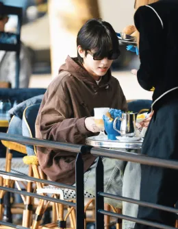 Jiang Xiao Shuai: The Feral Fox's Claim