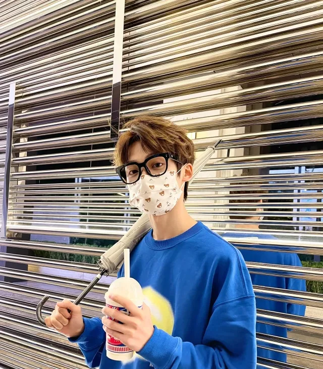 Zi Yu | Forbidden Film Set