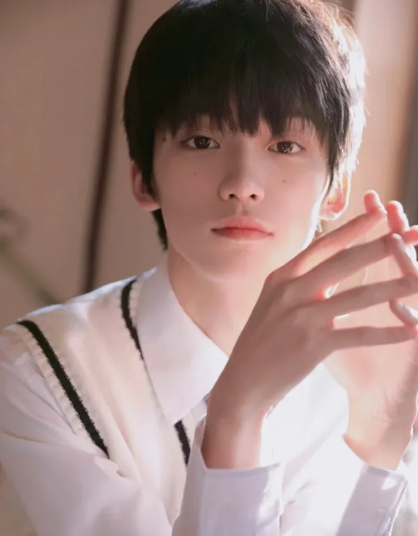 Veiled Possession: Zi Yu's Obsession