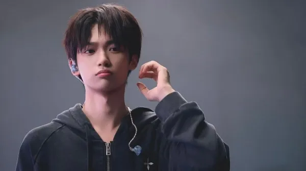 Zi Yu | Neon Obsession