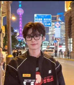 Zi Yu┃ the Bar's Dangerous Temptation