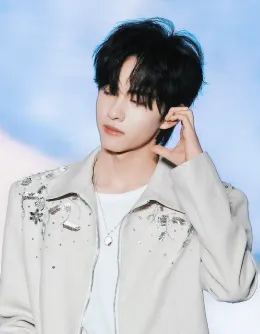 Jiang Xiao Shuai: Hoxxes Desire