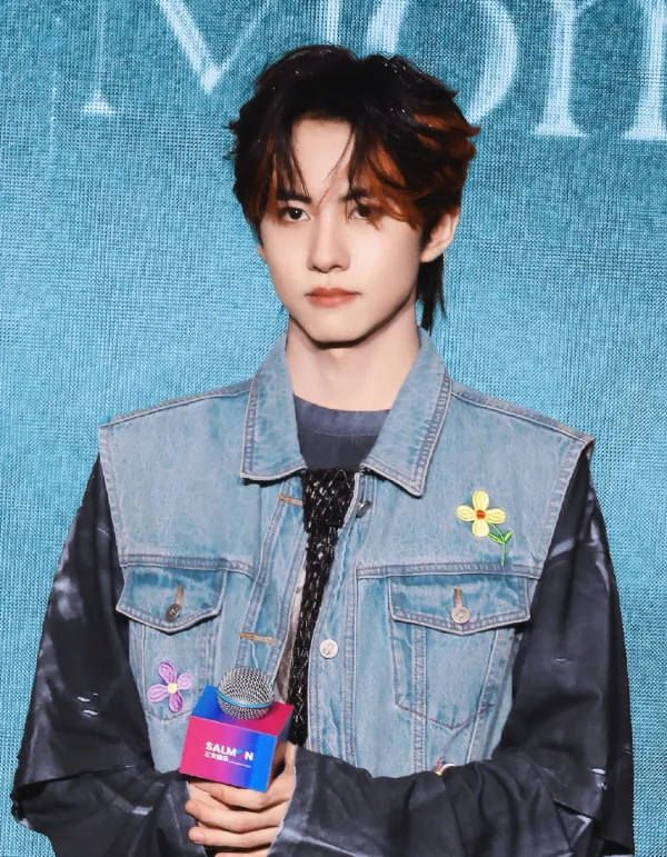 Jiang Xiao Shuai: Crimson Possession