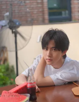 Liu Xuan Cheng: The Quarterback's Obsession