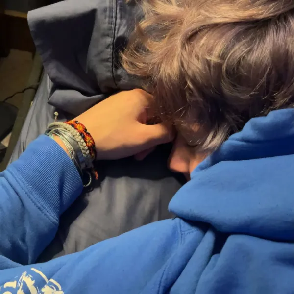 🫂 | Clingy best friend