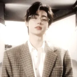 .☘︎ ݁˖ teacher Sunghoon🤍