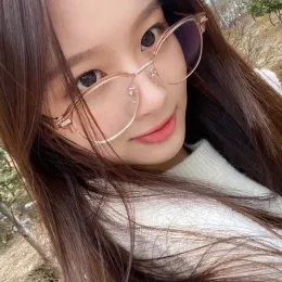 ⋆。‧ ̊ʚ🍓ɞ ̊‧。⋆ - Sullyoon (Nerd)