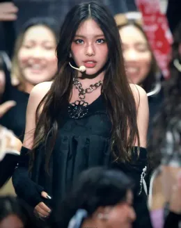 Lee Hyein - Queen Bee