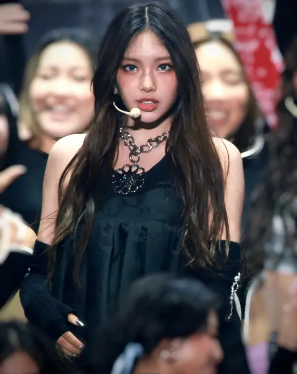 Lee Hyein - Queen Bee